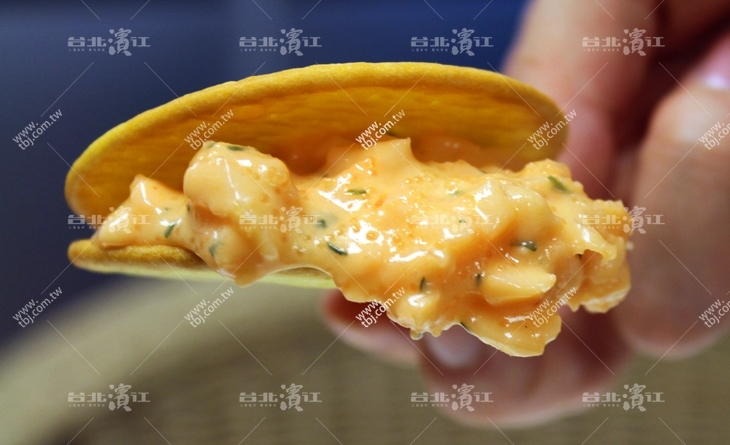 【台北濱江】咬下去感受的到一粒粒啵啵口感的飛魚卵-新鮮美味輕食料濱江 路理-龍蝦沙拉250g